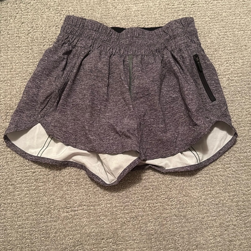 Lululemon heathered gray tracker shorts size 4 4”